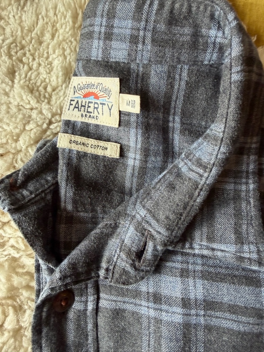 Faherty Button down - Picture 5 of 5